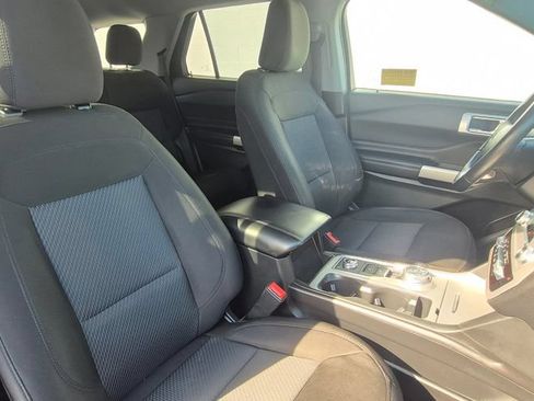 Used 2022 Ford Explorer XLT w/ Class IV Trailer Tow Package AWD/4WD image 4