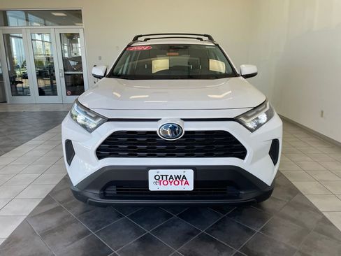 Used 2024 Toyota RAV4 XLE w/ Convenience Package AWD/4WD image 4