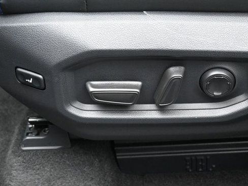 Used 2024 Toyota Tundra Platinum AWD/4WD image 10