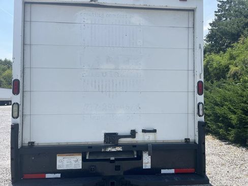 Used 2012 Ford E-350 and Econoline 350 Super Duty w/ Payload Pkg RWD image 4