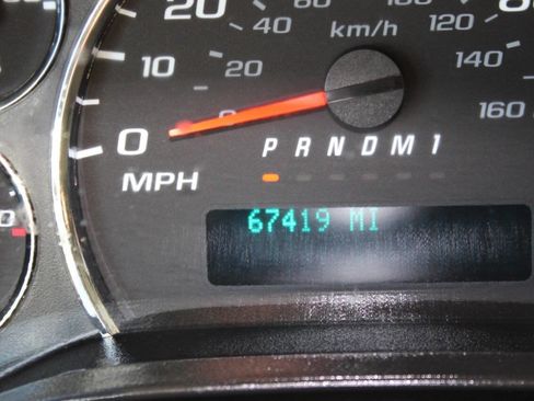 Used 2018 Chevrolet Express 2500 2500 3dr Cargo Van w/ Driver Convenience Package image 8