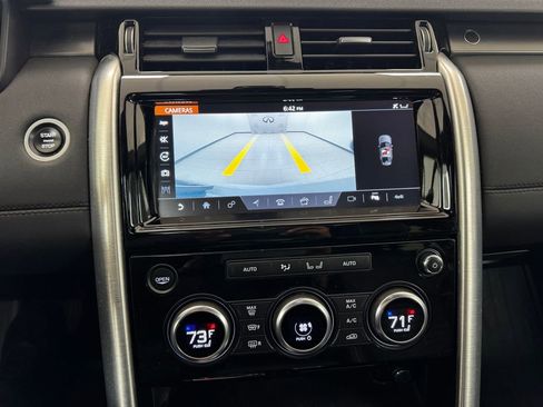 Used 2017 Land Rover Discovery HSE image 21
