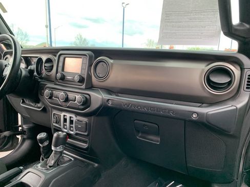 Used 2020 Jeep Wrangler Sport AWD/4WD image 29