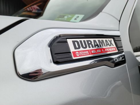 Used 2021 GMC Sierra 3500 SLT w/ SLT Preferred Package image 19