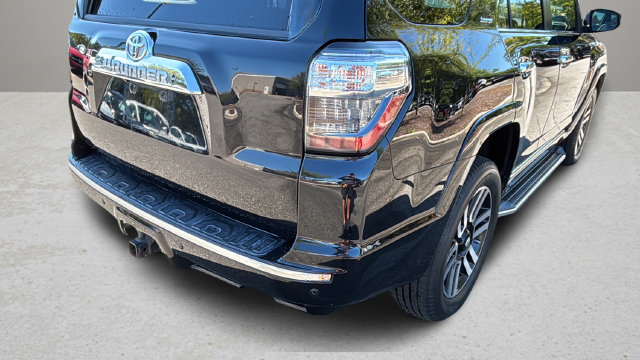 Used 2016 Toyota 4Runner Limited AWD/4WD image 38