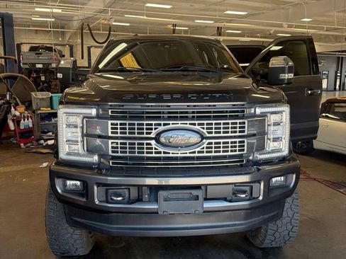 Used 2018 Ford F250 Platinum w/ Platinum Ultimate Package AWD/4WD image 4