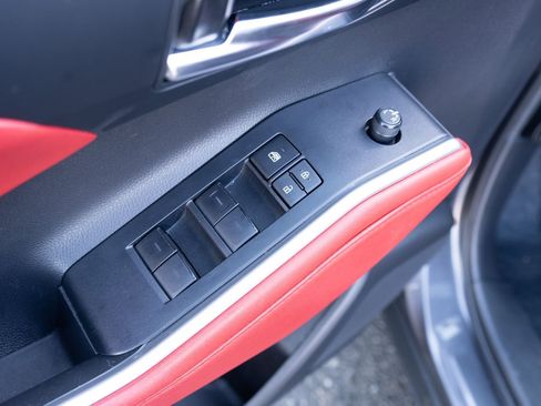 Used 2022 Toyota Highlander XSE image 17