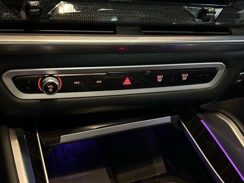 Used 2024 BMW X6 xDrive40i w/ Premium Package image 24