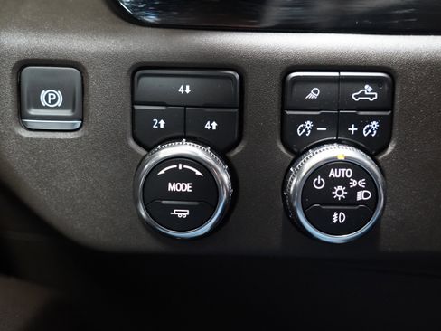 Used 2024 GMC Sierra 3500 SLE image 29