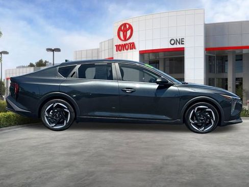 Used 2025 Kia K4 EX FWD image 3