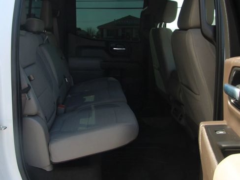 Used 2019 Chevrolet Silverado 1500 LT w/ Convenience Package image 11