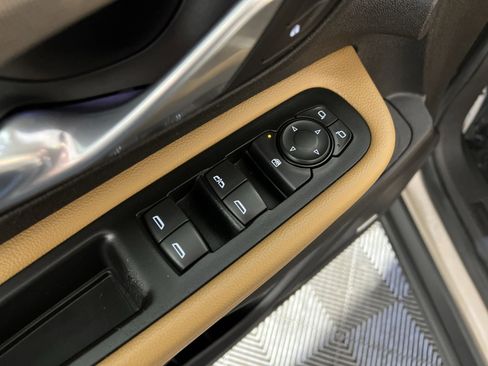 Used 2018 GMC Terrain SLT w/ Preferred Package image 15