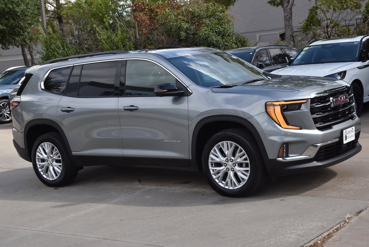 Used 2026 GMC Acadia Elevation w/ Elevation Premium Package FWD image 5