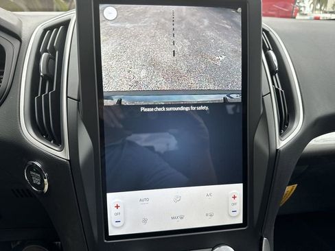 New 2024 Ford Edge SE image 9