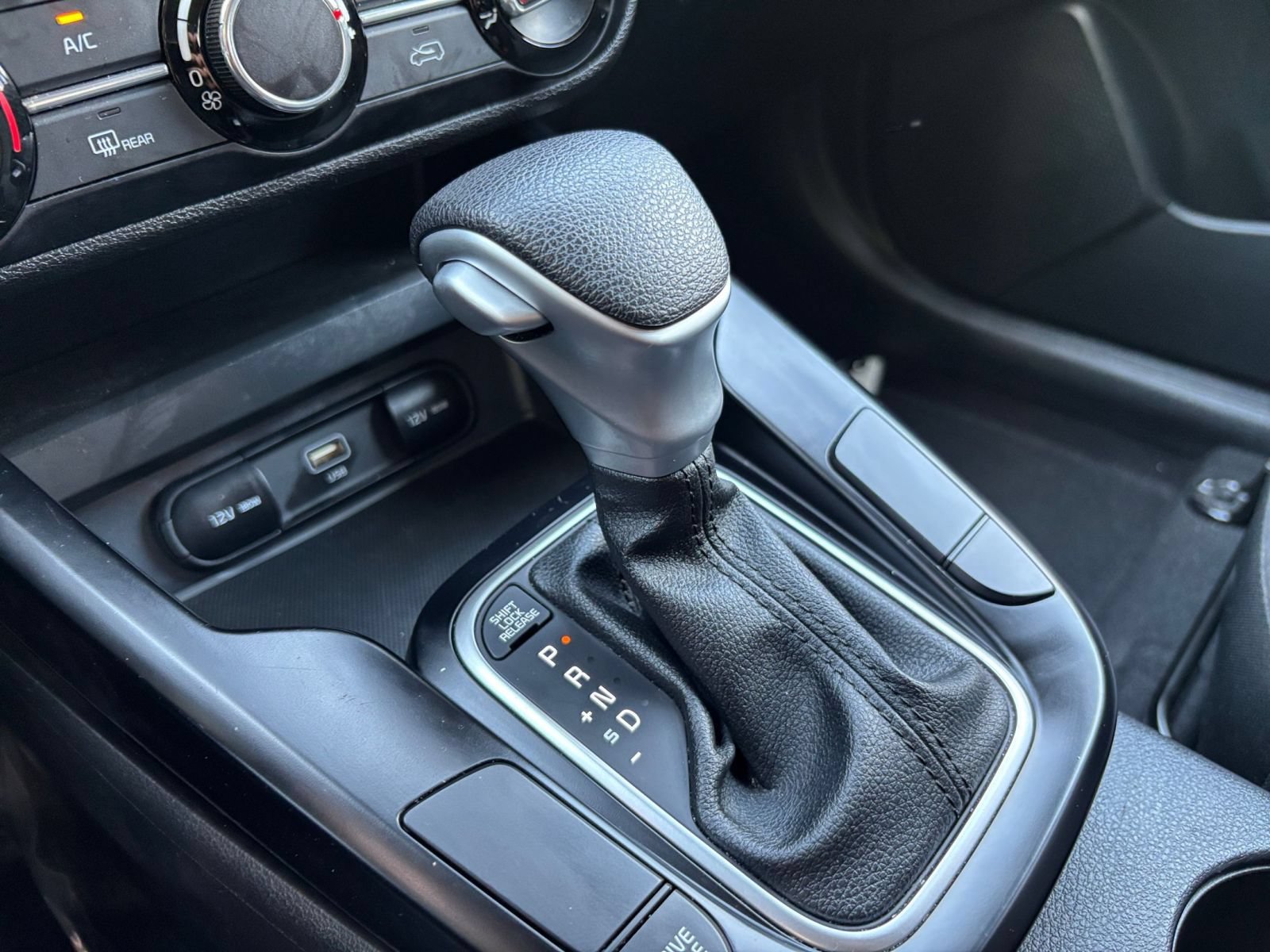 Used 2025 Kia Soul LX w/ LX Technology Package FWD image 40