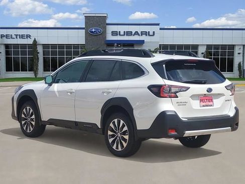 Used 2025 Subaru Outback Touring AWD/4WD image 3