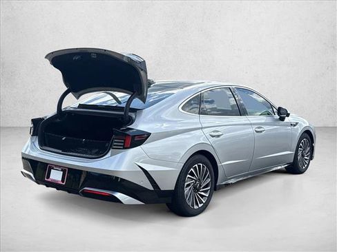 Certified 2025 Hyundai Sonata Limited image 2