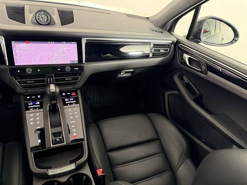 Used 2023 Porsche Macan AWD/4WD image 15