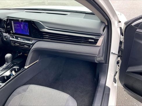 Used 2025 Toyota Camry LE FWD image 12