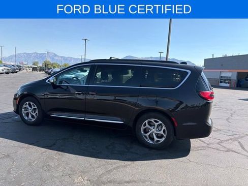 Used 2022 Chrysler Pacifica Limited FWD image 13