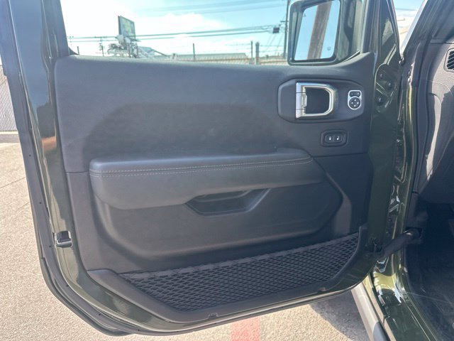 Used 2023 Jeep Wrangler Unlimited Rubicon 392 w/ Dual Top Group AWD/4WD image 10