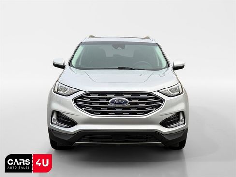 Used 2019 Ford Edge Titanium image 2