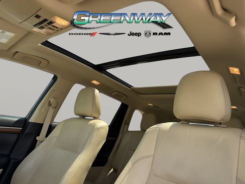 Used 2019 Toyota Highlander Limited Platinum FWD image 21
