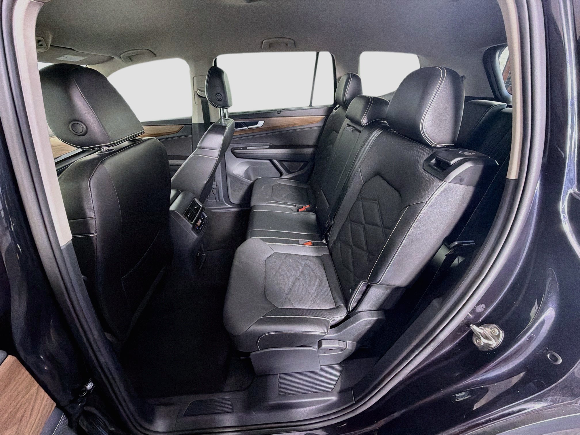 Used 2025 Volkswagen Atlas SE FWD image 29