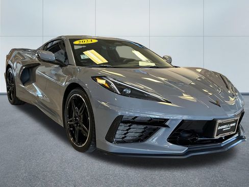 Used 2024 Chevrolet Corvette Stingray Coupe w/ Z51 Performance Package RWD image 27