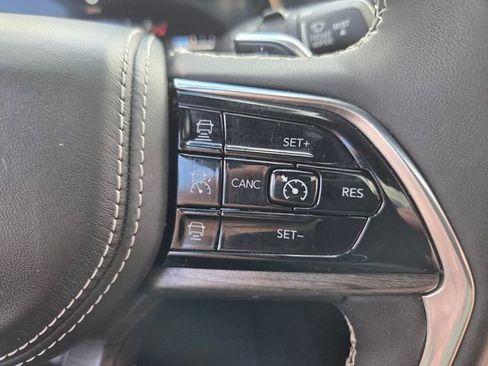 Used 2023 Jeep Grand Cherokee L Overland RWD image 29