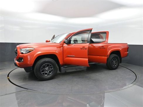 Used 2018 Toyota Tacoma SR5 image 29