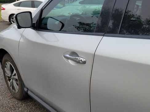 Used 2017 Nissan Pathfinder SL w/ Trailer Tow Package FWD image 27