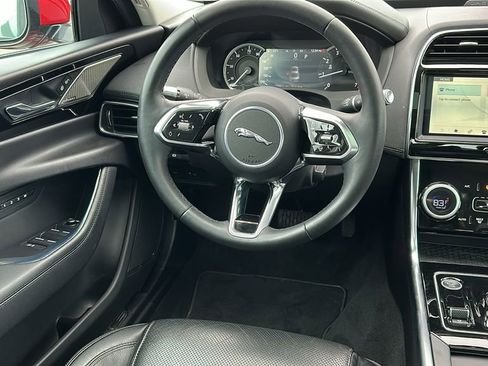 Used 2020 Jaguar XE S image 22