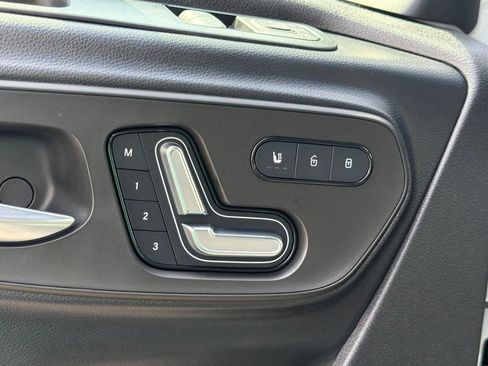 Used 2025 Mercedes-Benz Sprinter 2500 image 23