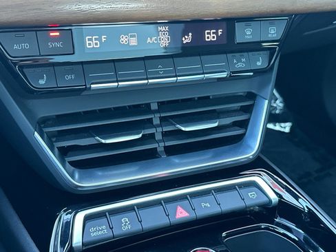 Used 2022 Audi e-tron GT Premium Plus image 20