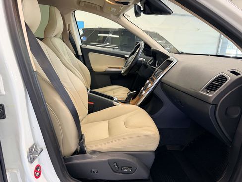 Used 2017 Volvo XC60 T5 Inscription w/ Preferred Option Package image 29