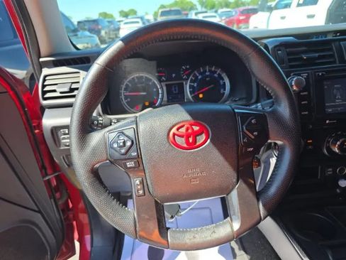 Used 2018 Toyota 4Runner TRD Off-Road Premium AWD/4WD image 7