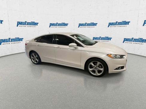 Used 2016 Ford Fusion SE FWD image 13