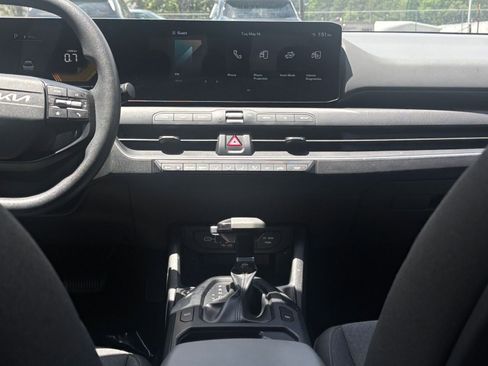 Used 2025 Kia K4 FWD image 17