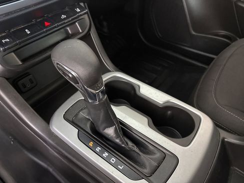 Used 2022 Chevrolet Colorado LT w/ Fleet Safety Package image 19