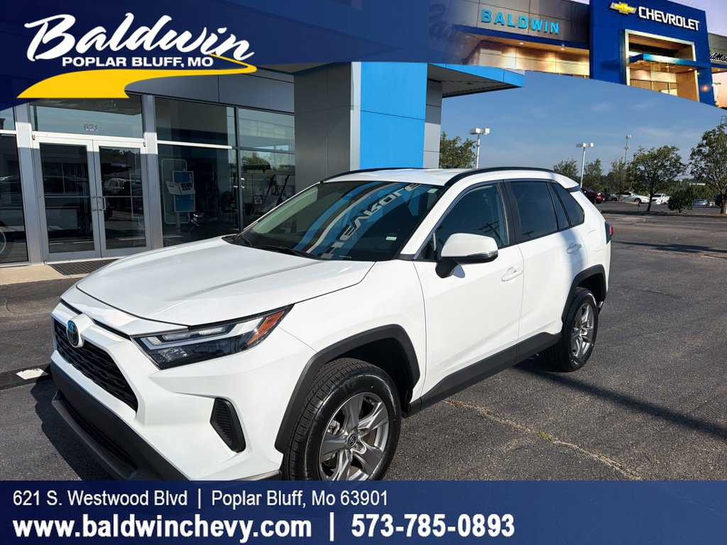 Used 2025 Toyota RAV4 XLE AWD/4WD image 1
