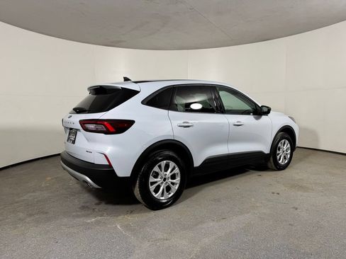 Used 2025 Ford Escape Active AWD/4WD image 5