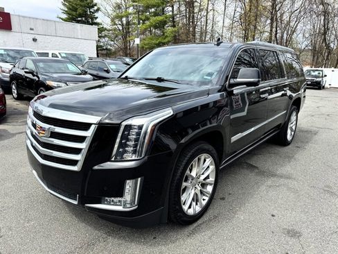Used 2020 Cadillac Escalade ESV Premium Luxury image 9