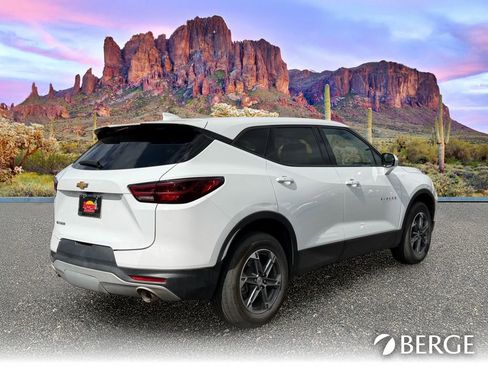 Used 2025 Chevrolet Blazer LT FWD image 8