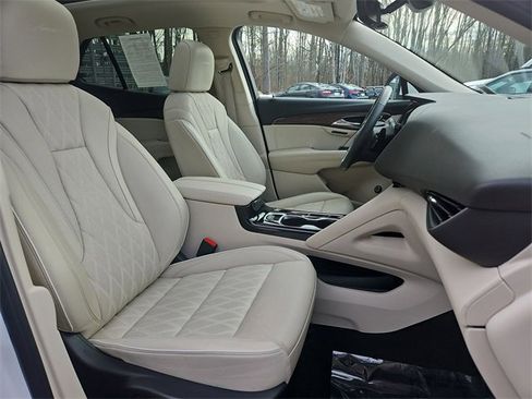 Used 2023 Buick Envision Avenir image 29