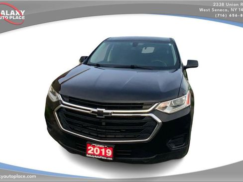 Used 2019 Chevrolet Traverse LS w/ LPO, Floor Liner Package AWD/4WD image 2