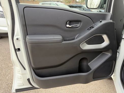 Used 2024 Nissan Frontier SV w/ SV Convenience Package image 20