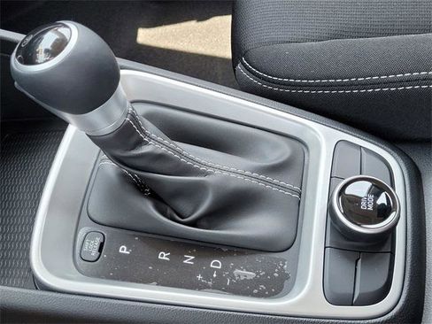 New 2025 Hyundai Venue SEL image 9