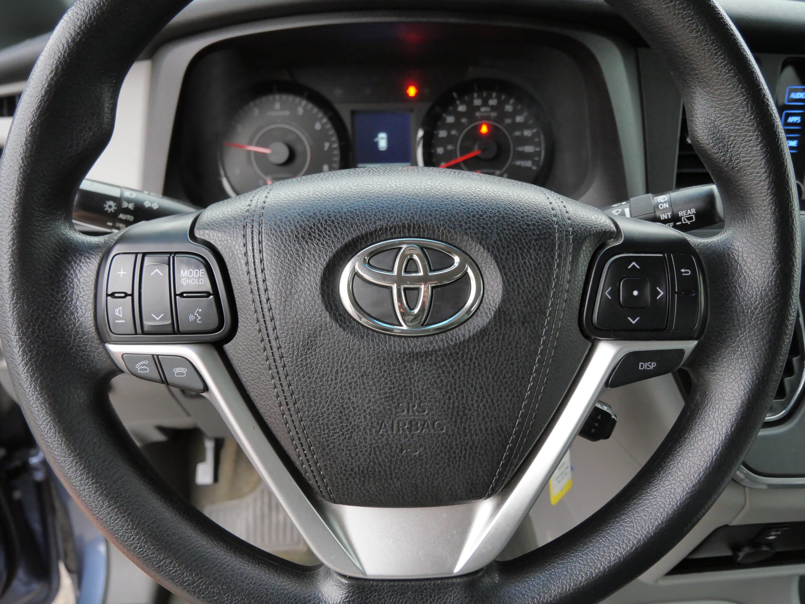 Used 2017 Toyota Sienna LE AWD/4WD image 25