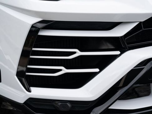 Used 2022 Lamborghini Urus AWD/4WD image 11